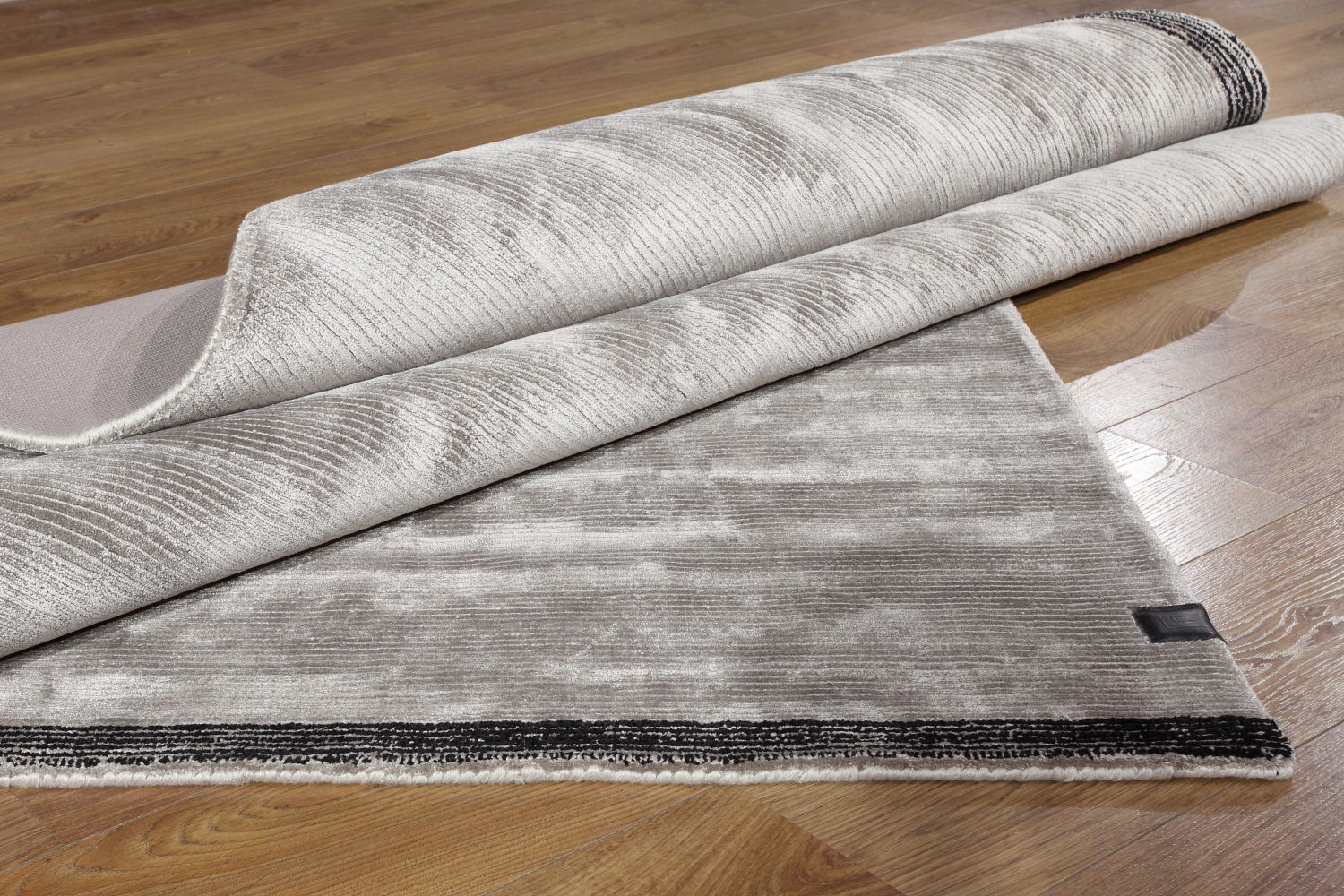 Guy Laroche Grande Silver 4 Kilimas Guy Laroche Grande Silver 4